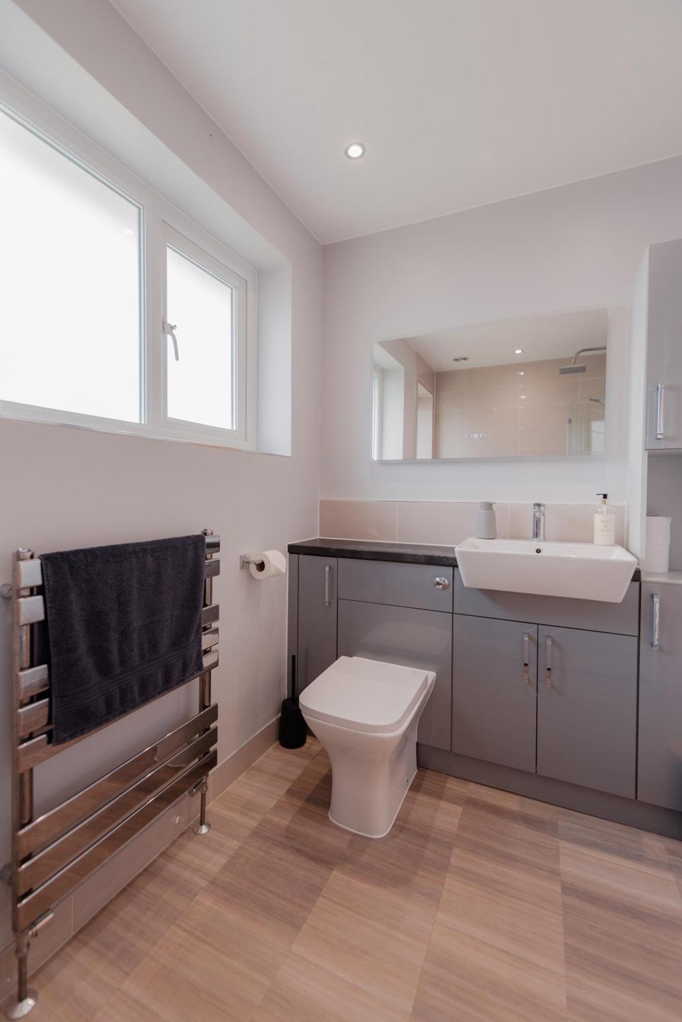 Luxury Recently Renovated 3 Bedroom Home In Sandwich Kent Exterior foto